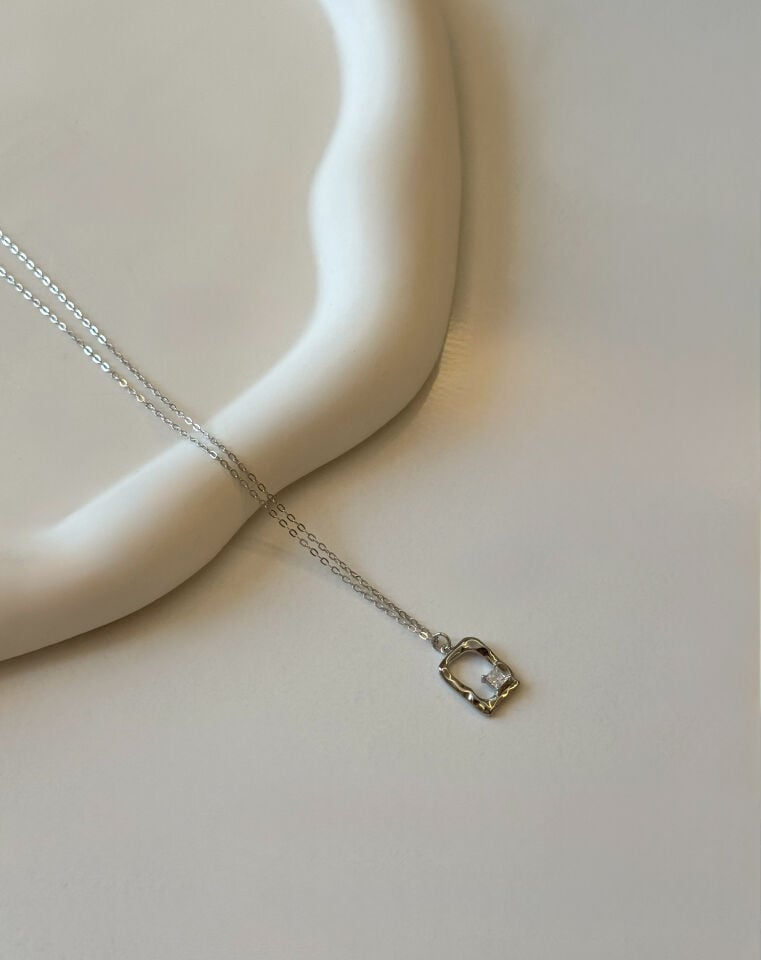 Diamond Frame Kolye