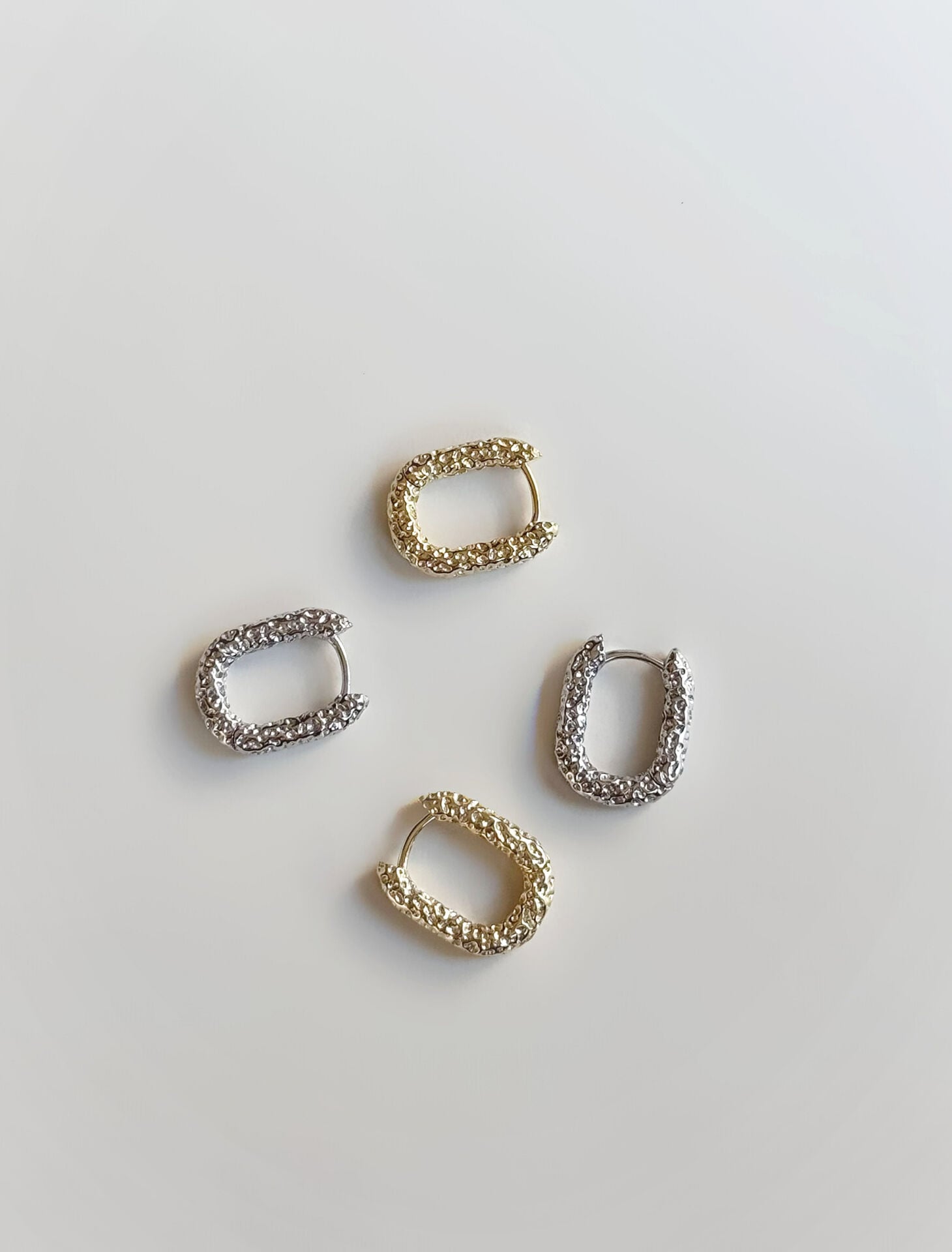 Dokulu Küpe Silver